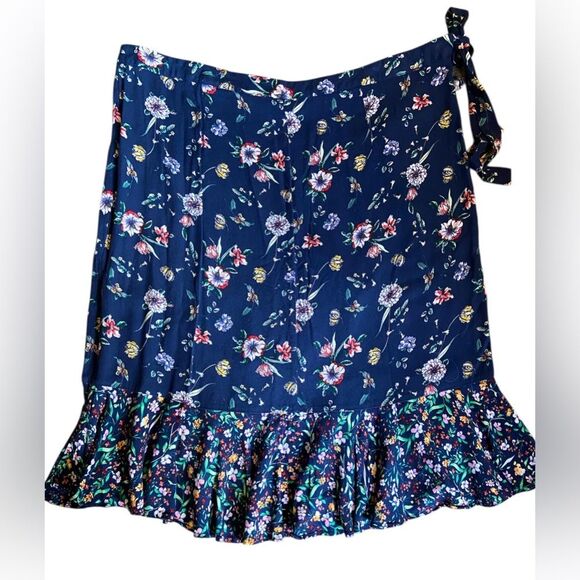 Liz Claiborne Navy Blue and Floral Faux Wrap Skirt Size 18 - Picture 2 of 5